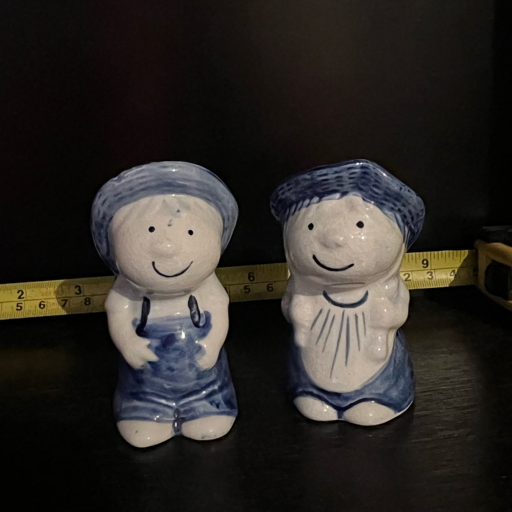Vintage Salt Pepper Shaker Set Blue Couple